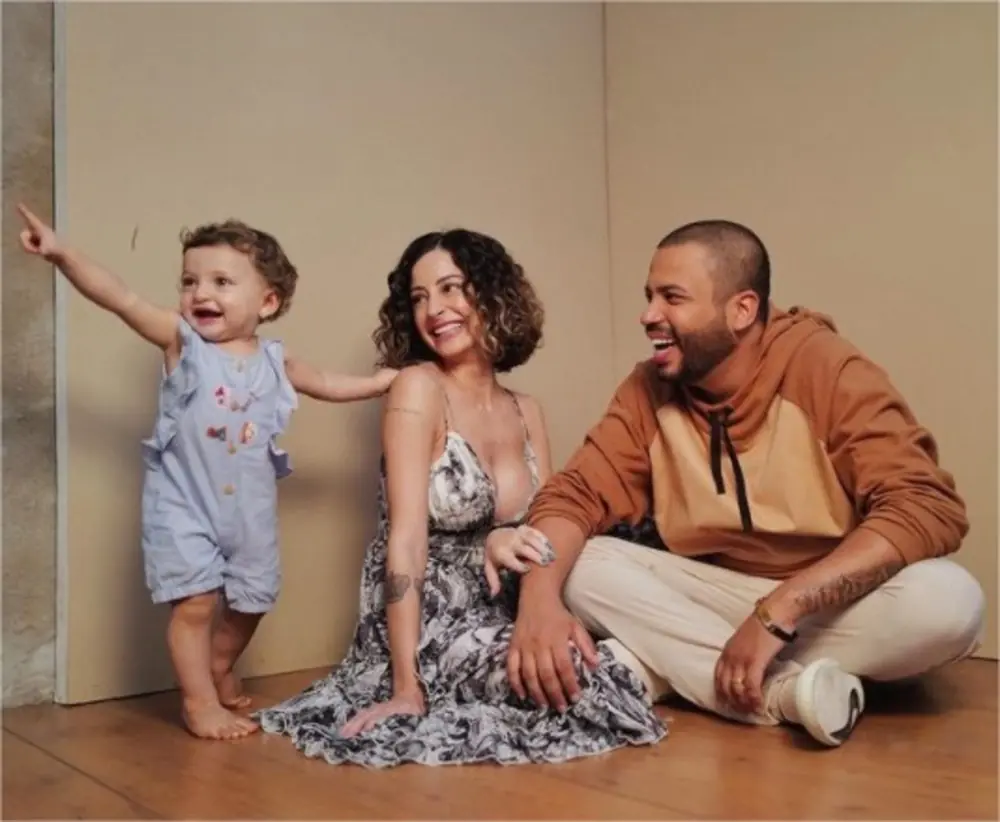 Tamy Contro, Projota do BBB21 e a filha Marieva (Foto: Reprodução/Instagram)